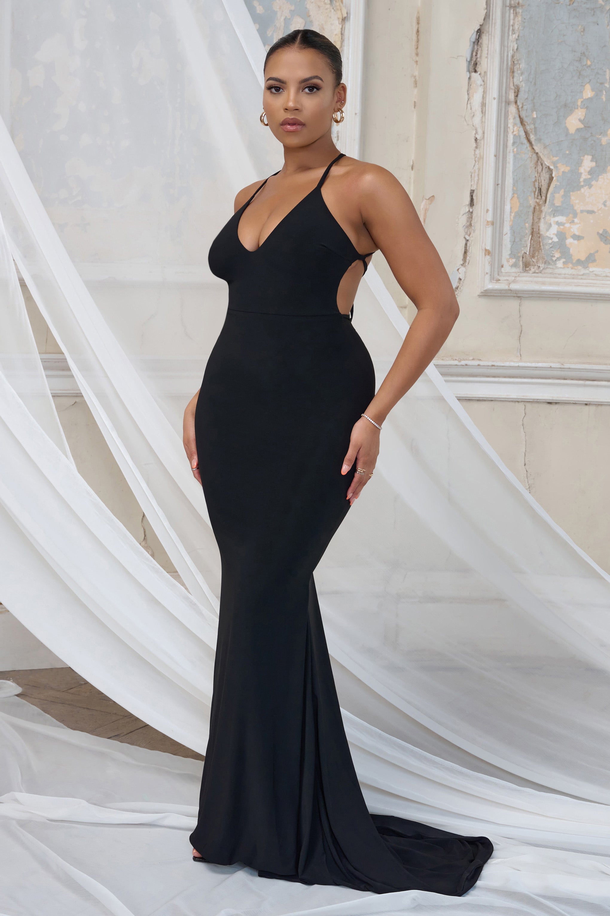 Shooting Star | Black Backless Knot Detail Fishtail Maxi Dress